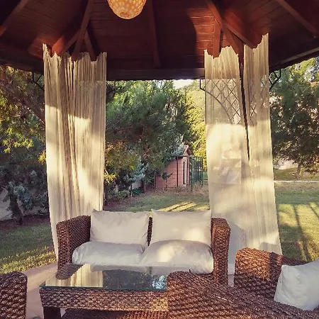Leone Luxury Vilă Kalamákion