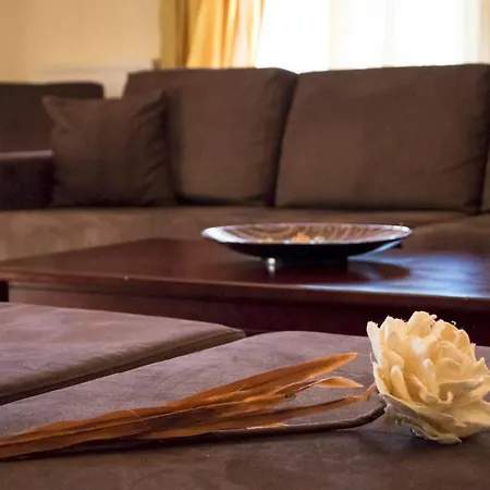 Leone Luxury Vilă Kalamákion
