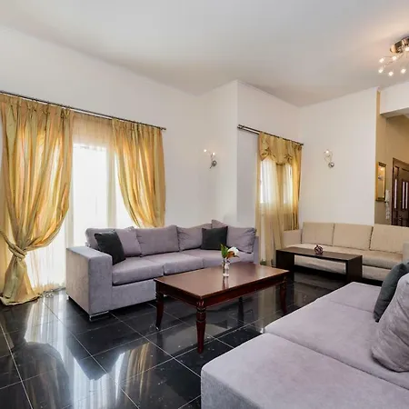 Leone Luxury Vilă *