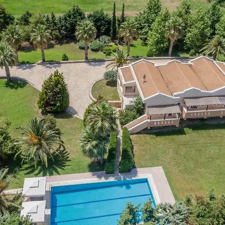 Leone Luxury Vilă